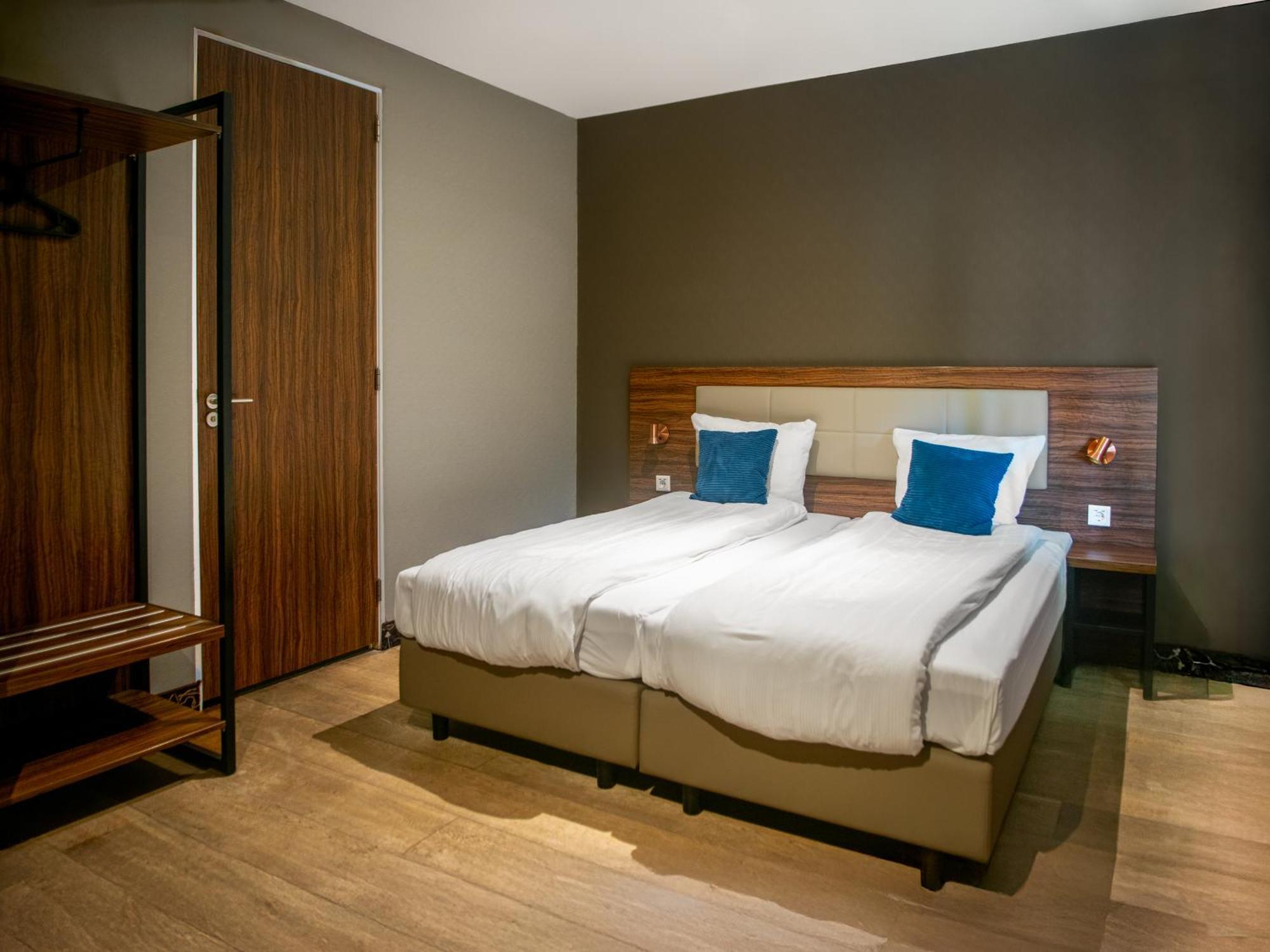 באדהופדורפ Amsterdam Lake Hotel מראה חיצוני תמונה