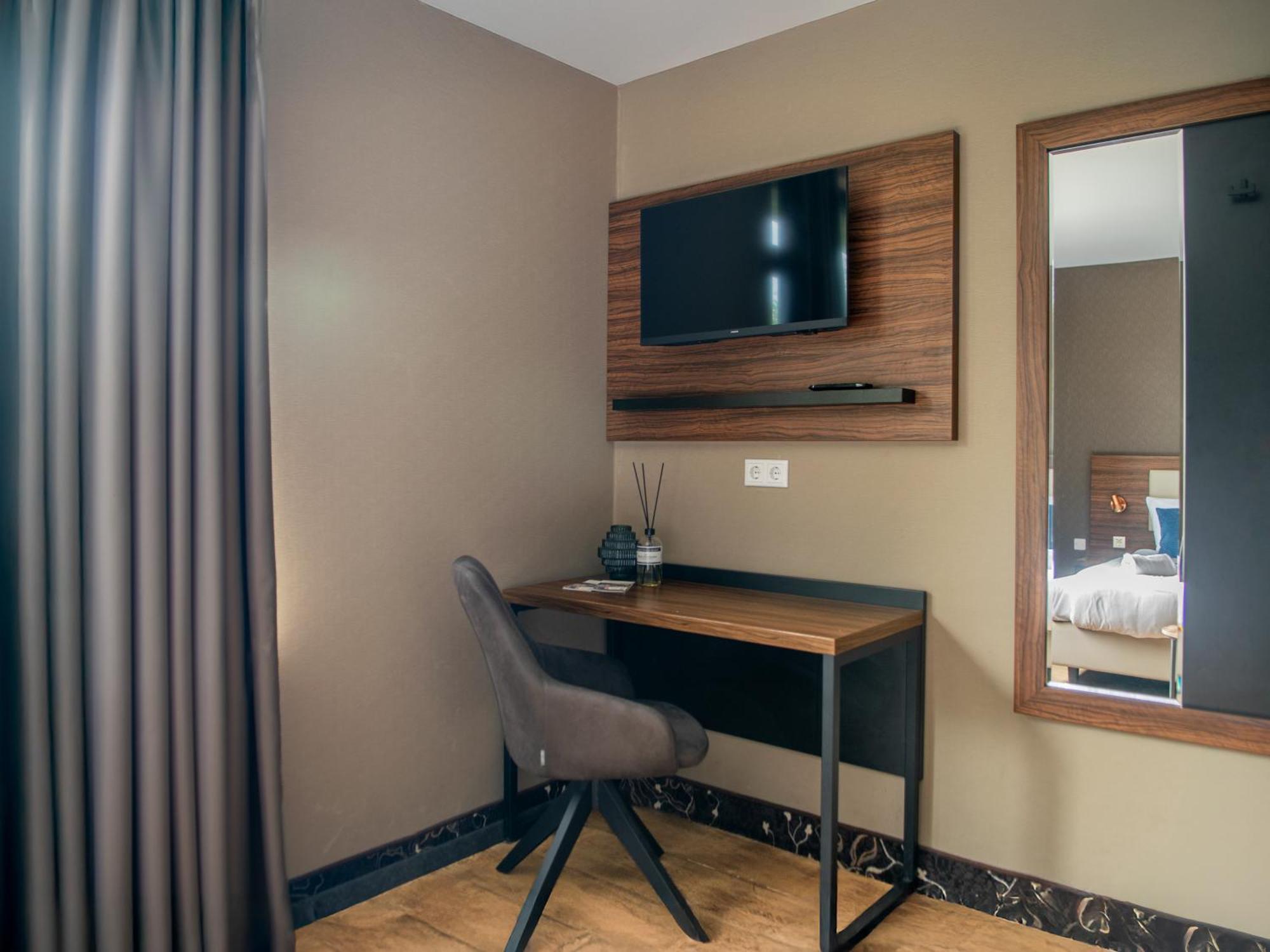 באדהופדורפ Amsterdam Lake Hotel מראה חיצוני תמונה