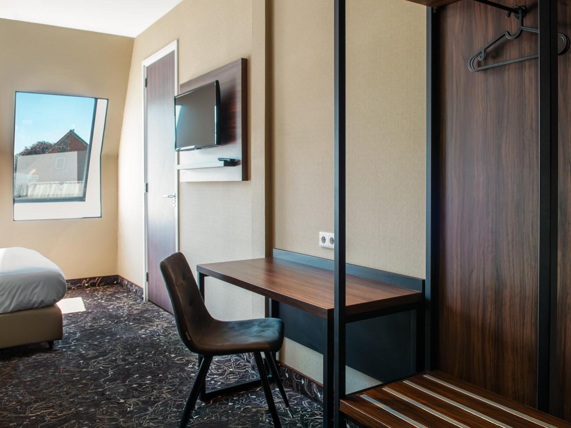 באדהופדורפ Amsterdam Lake Hotel מראה חיצוני תמונה