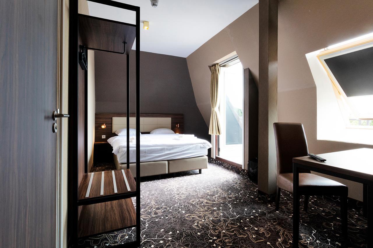 באדהופדורפ Amsterdam Lake Hotel מראה חיצוני תמונה