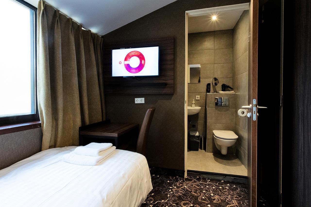 באדהופדורפ Amsterdam Lake Hotel מראה חיצוני תמונה