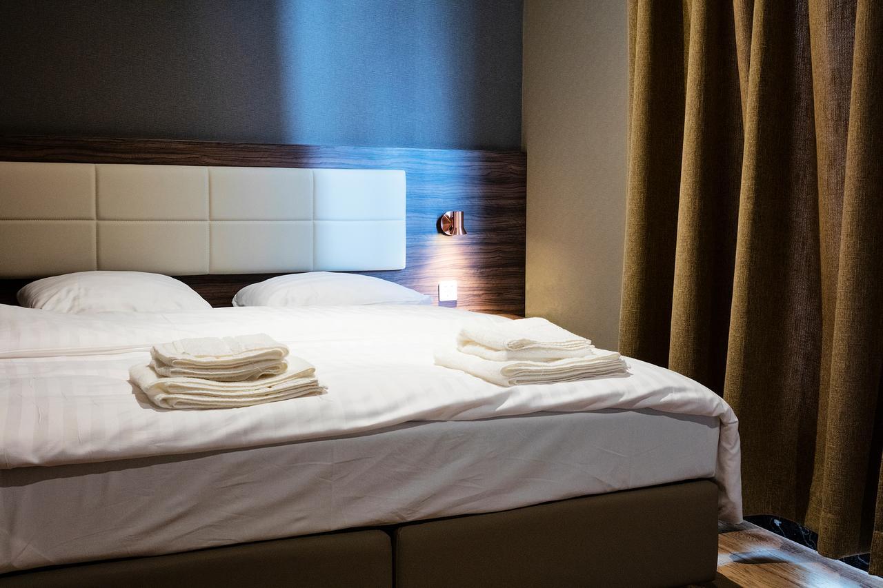 באדהופדורפ Amsterdam Lake Hotel מראה חיצוני תמונה